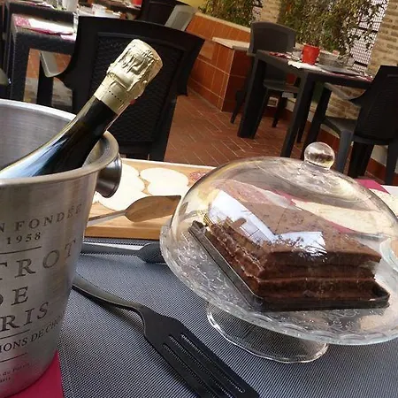 De' Fiori לינה וארוחת בוקר